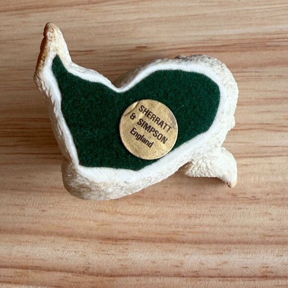 Vtg Sherratt Simpson Adorable Polar Bear Figurine Playing On Back  Resin 2.5" - Picture 9 of 9